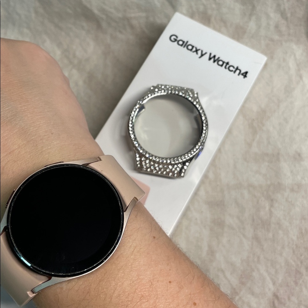 Pre-Loved SAMSUNG Galaxy Watch4 with Free Bling Band Rose Gold